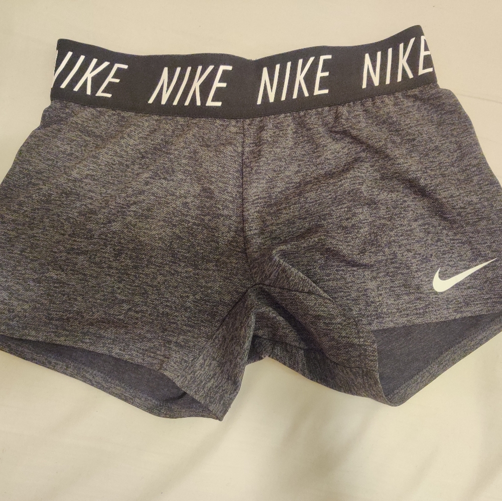 NWOT Nike Pro Grey Heathered Active Wear Shorts